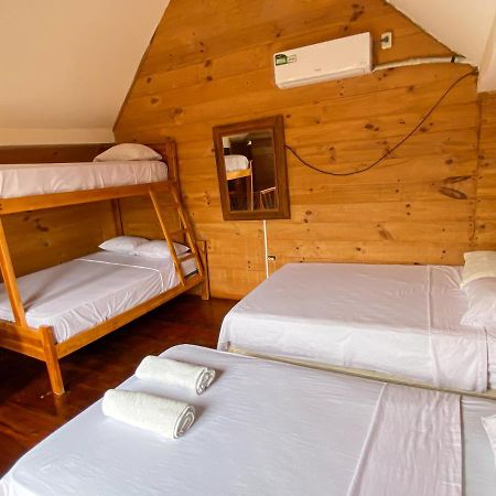 Hostal Tortuga Dorada Puerto López Buitenkant foto