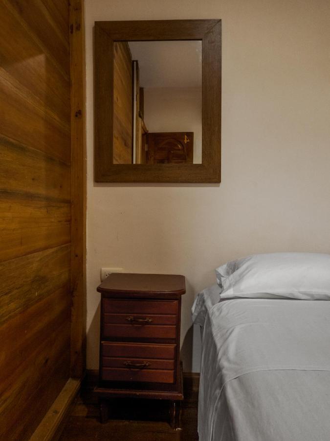 Hostal Tortuga Dorada Puerto López Buitenkant foto