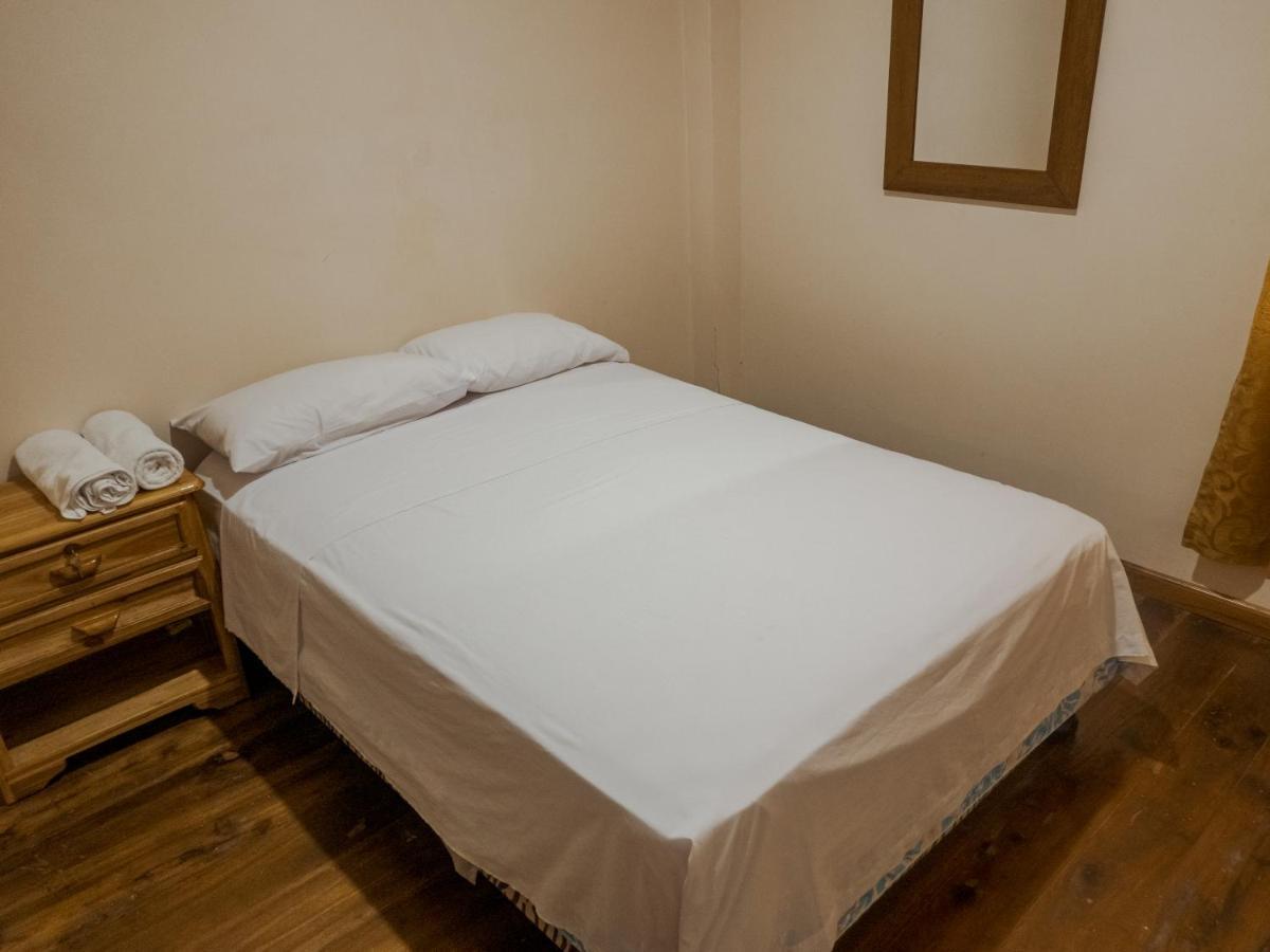 Hostal Tortuga Dorada Puerto López Buitenkant foto