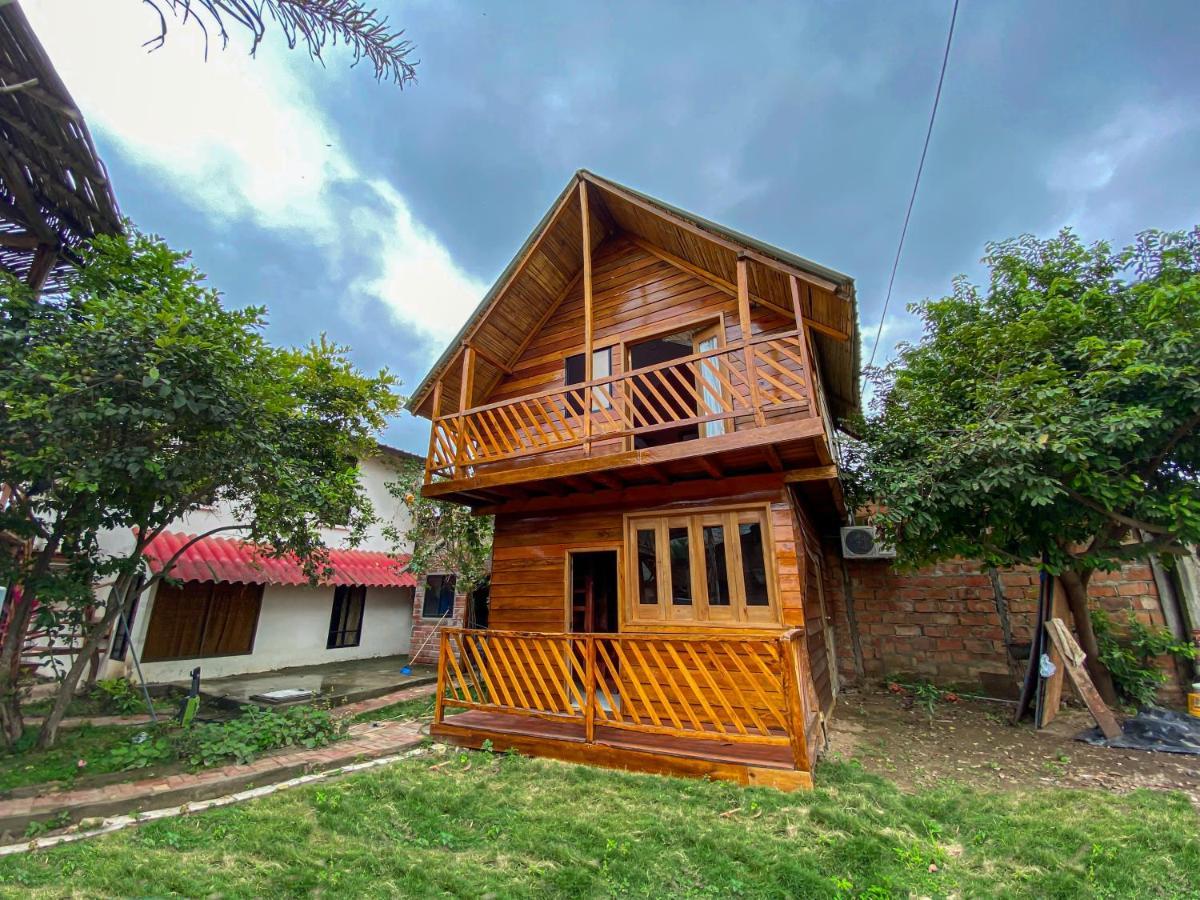 Hostal Tortuga Dorada Puerto López Buitenkant foto