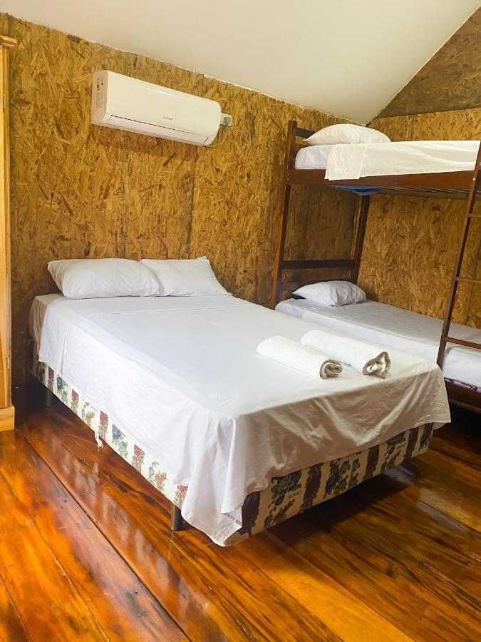 Hostal Tortuga Dorada Puerto López Buitenkant foto